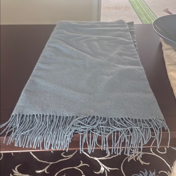 Sferra Pure Cashmere throw in blue - Picture 2 of 2